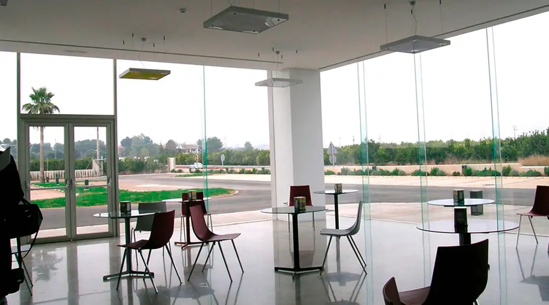 Cerramiento de vidrio sin perfil